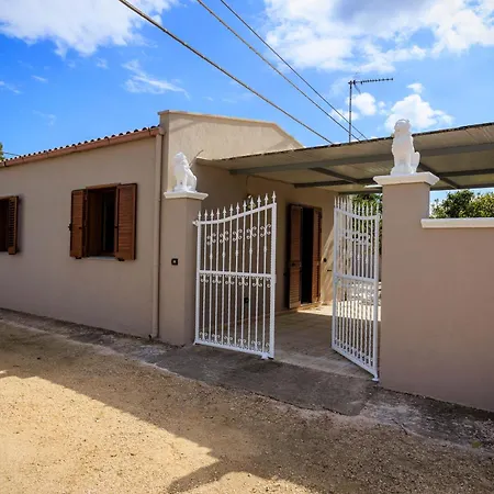 La Dimora Di Tota - Al Mare Con Piscina, Villa Otrante