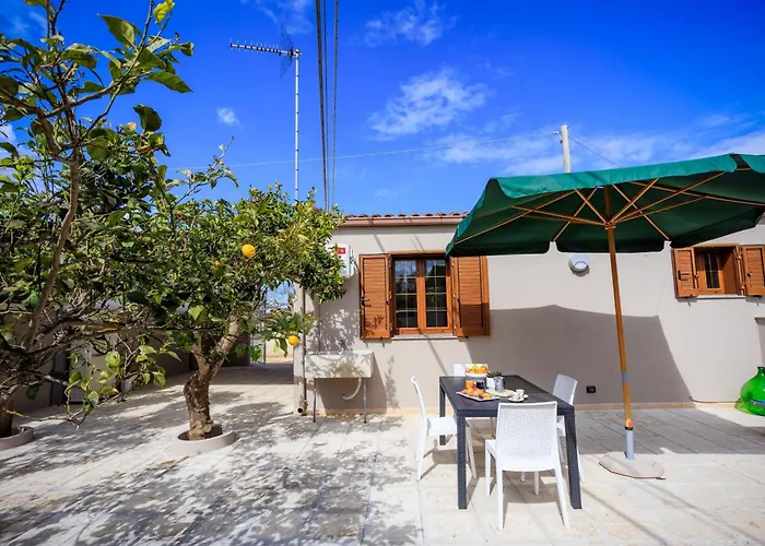 La Dimora Di Tota - Al Mare Con Piscina, Villa