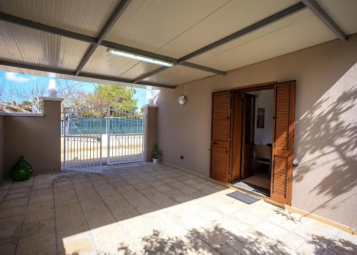 La Dimora Di Tota - Al Mare Con Piscina, Вілла